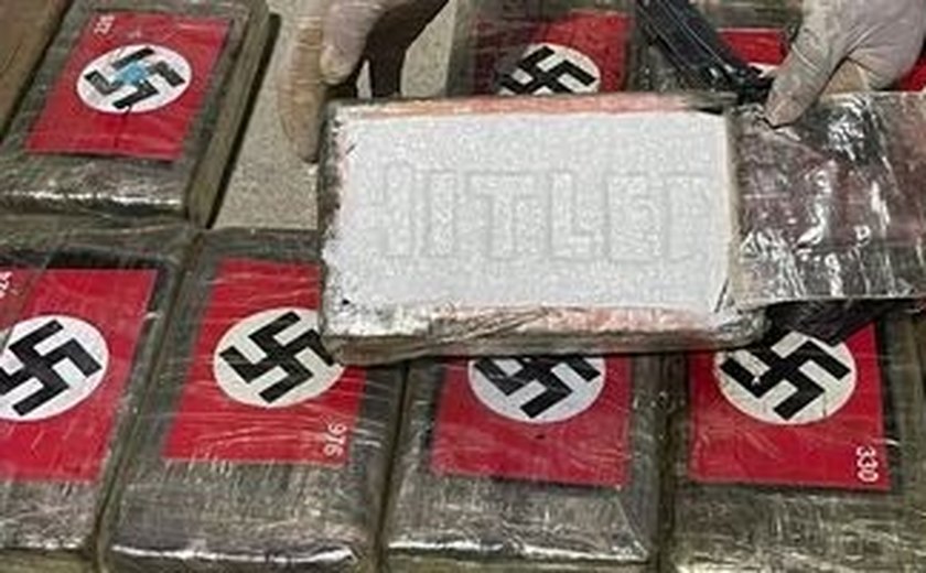 Polícia peruana apreende 58kg de cocaína com símbolos nazistas e nome de Hitler impresso