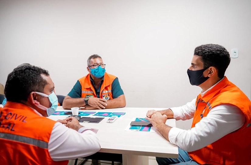 Chuvas: prefeito JHC afirma que prioridade é salvar vidas