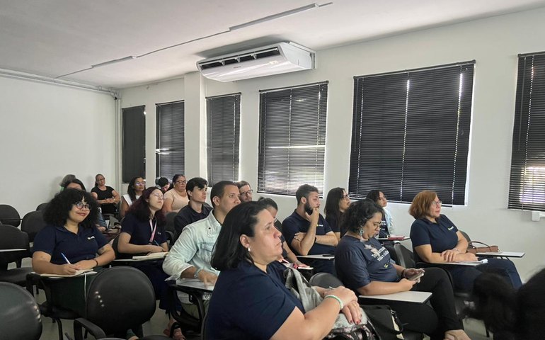 Desigualdade: presença feminina cresce nas empresas, mas mulheres ainda ganham 21,3% a menos