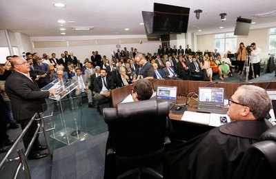 Tourinho destaca competência do novo desembargador eleitoral Sóstenes Andrade