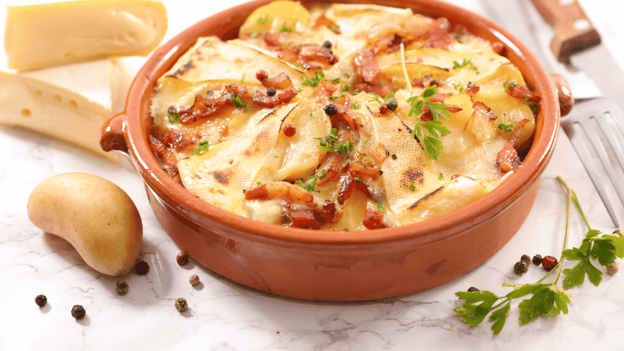 Tartiflette: conheça a receita francesa que combina batata, queijo e bacon