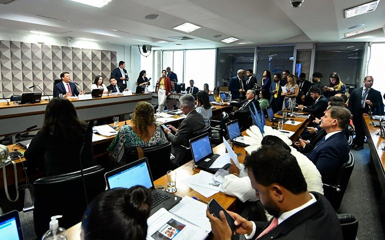 CPMI adia para quinta votação de requerimentos para ouvir militares