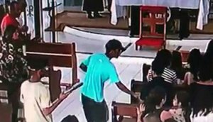 assalto igreja aruana
