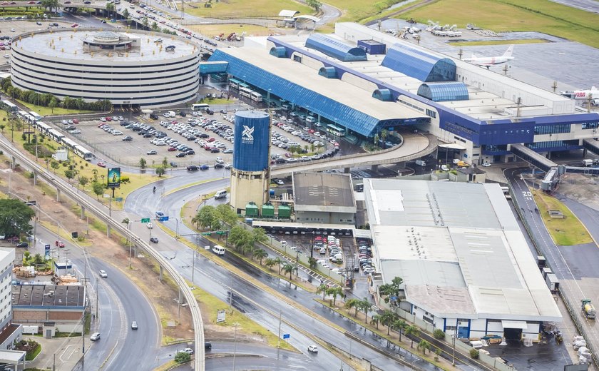 Grupos estrangeiros arrematam aeroportos; governo arrecada R$ 3,7 bilhões