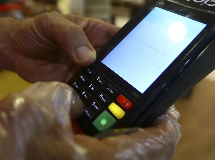Banco Central limita valores entre registradoras de recebíveis de cartões