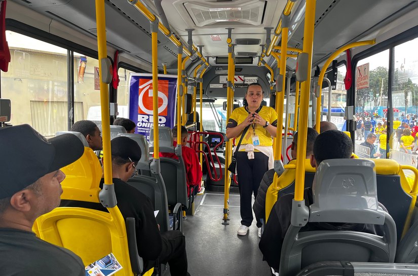 Maio Amarelo reúne cerca de 300 motociclistas em ação educativa sobre segurança no trânsito