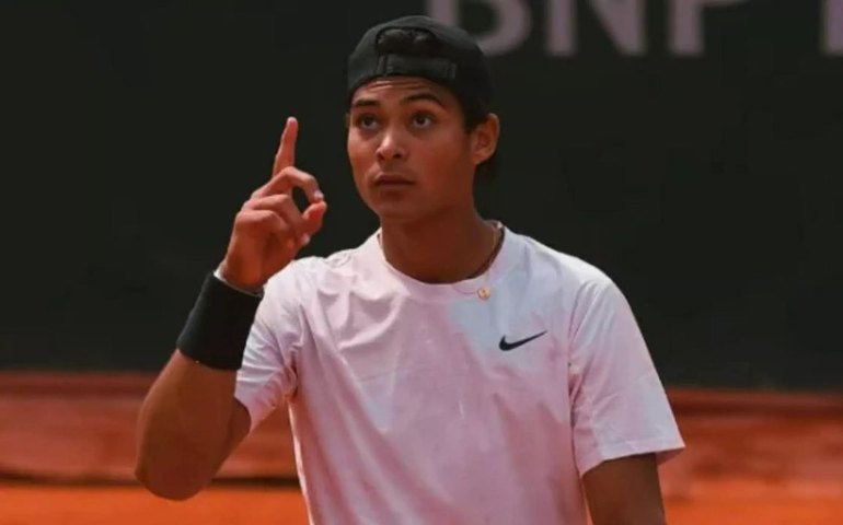 Guto Miguel se torna 1º brasileiro campeão juvenil em Roland Garros