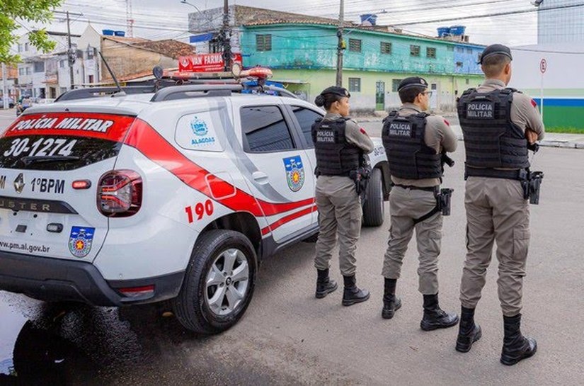 Após agredir esposa, homem pula de 1° andar e é preso em Maceió