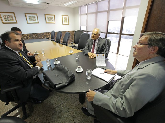 Presidente do TJ e secretário da Fazenda discutem questões orçamentárias