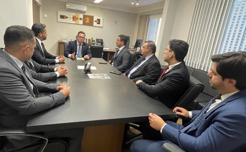 PCAL realiza visita à Defensoria Pública para alinhar ações contra golpes do falso defensor