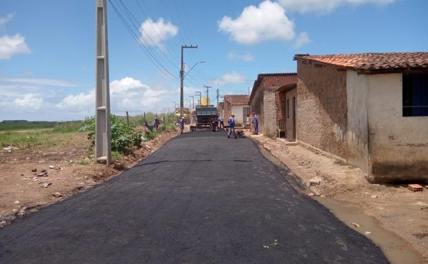 Prefeitura realiza ações de infraestrutura no Conjunto Carminha, Benedito Bentes