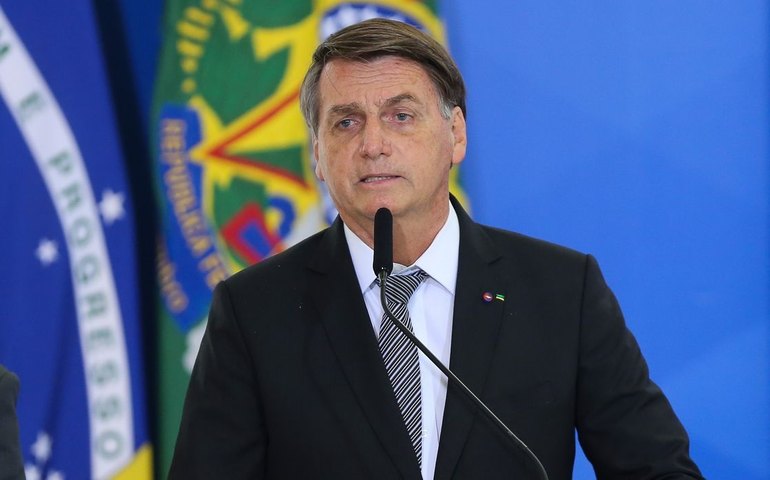 Bolsonaro nega interferência na Petrobras e no preço dos combustíveis