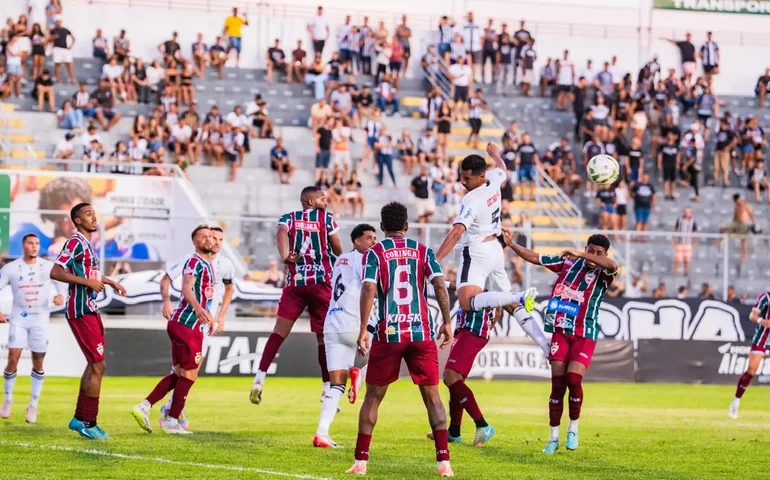 Clássico das Copas termina sem gols e decisão da liderança fica para a última rodada