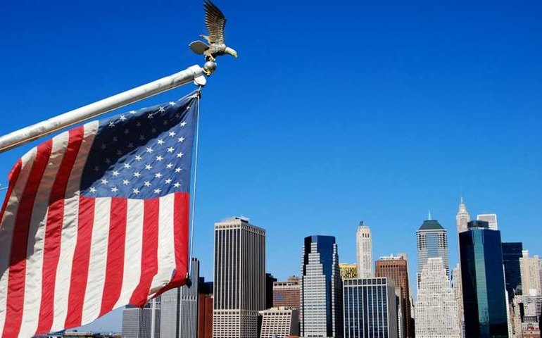 PMI composto dos EUA avança para 51 em outubro; PMI de serviços sobe a 50,9