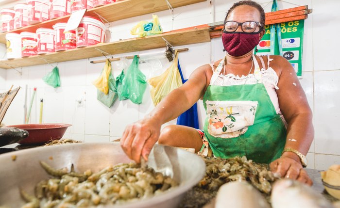 Vendedora de camarão em Maceió