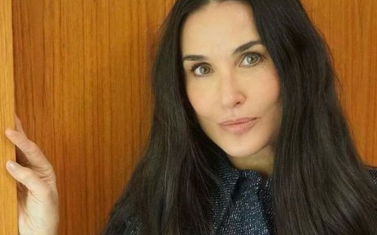 Dieta vegana crua: conheça a prática alimentar escolhida por Demi Moore para chegar aos 61 anos em forma