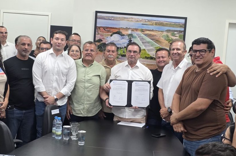 Prefeito Luciano autoriza mais de 5 km de pavimentação interligando três bairros de Arapiraca