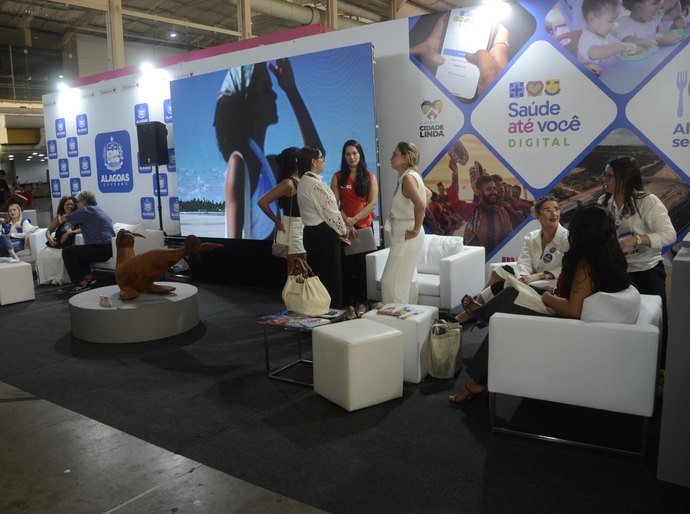 Estande do Governo de Alagoas expõe o Programa Saúde Até Você durante a 16ª Caravana Federativa..