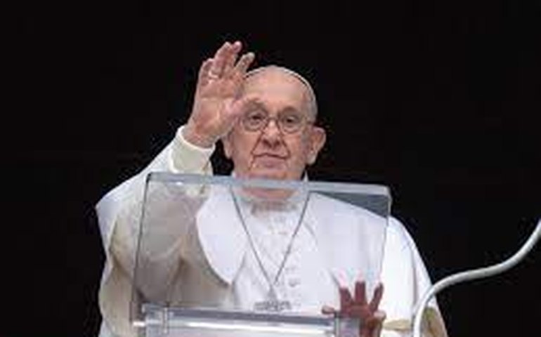 Papa Francisco diz que Ucrânia deveria ter coragem para negociar o fim da guerra com a Rússia