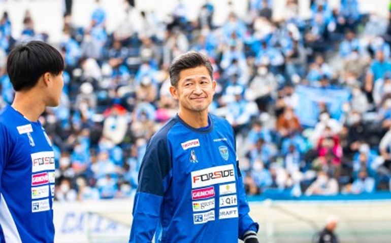Perto de completar 54 anos, Kazu Miura renova com o Yokohama FC