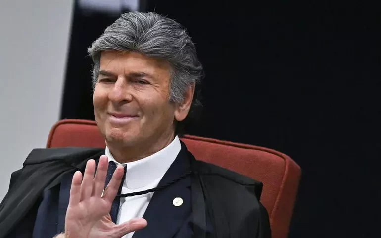 Fux alega 'cerceamento da defesa' de Bolsonaro e pede anulação