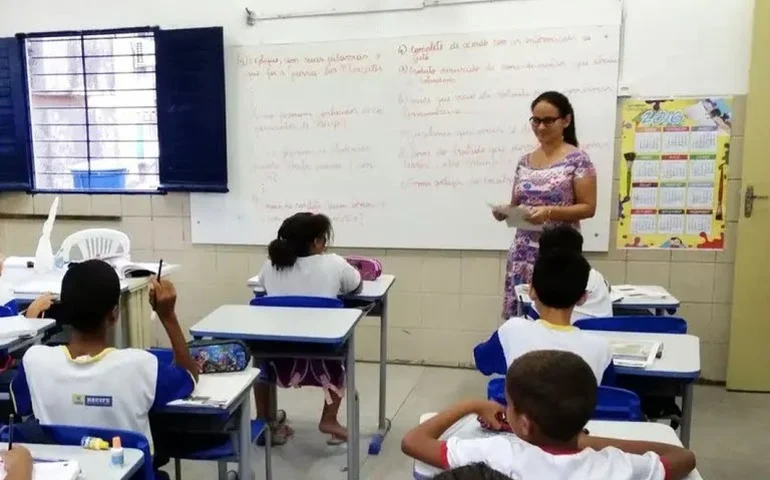 Isenção do IR duplica número de professores da educação básica que não pagarão imposto em Alagoas