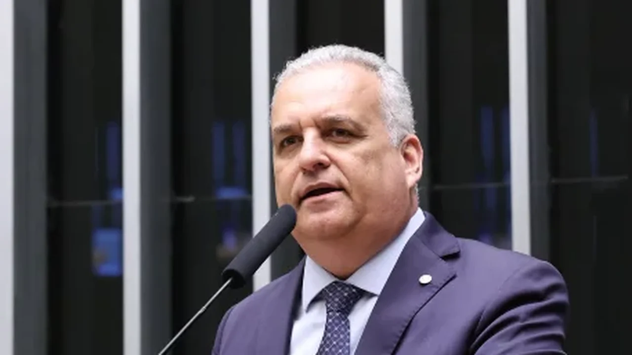 Vitória para pessoas com deficiência visual: Alfredo Gaspar garante aprovação na CCJC de projeto que amplia acesso à CNH