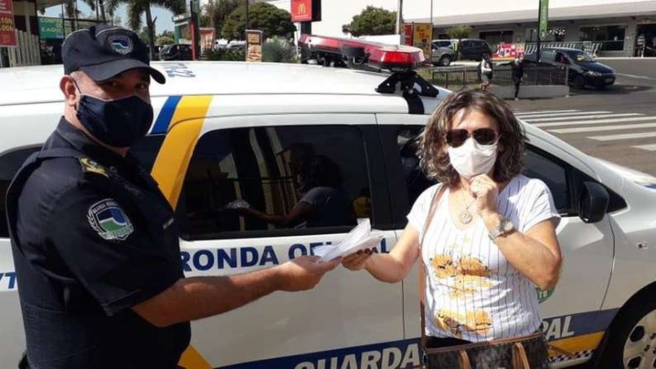 Fiscais fazem visita surpresa e processam quem burla isolamento em Botucatu (SP)