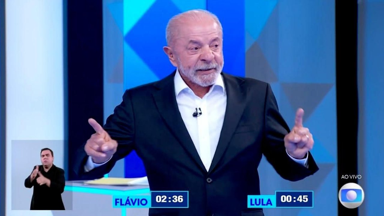 Lula rebate Flávio Bolsonaro após ser chamado de 'nove dedos'