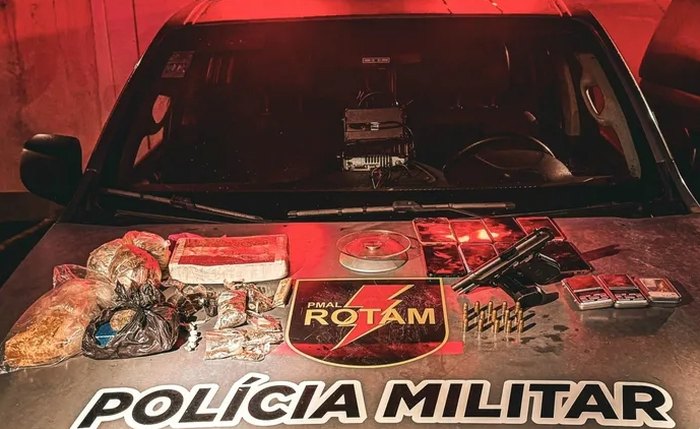 Apreensão de duas armas de fogo e quase três quilos de drogas