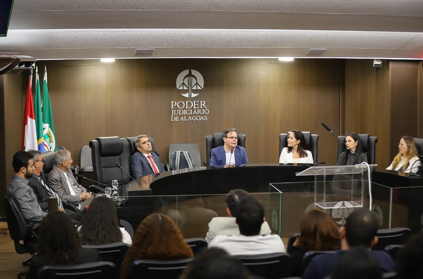 Desembargador Tutmés Airan palestra no encerramento da 'Semana dos Métodos Adequados'