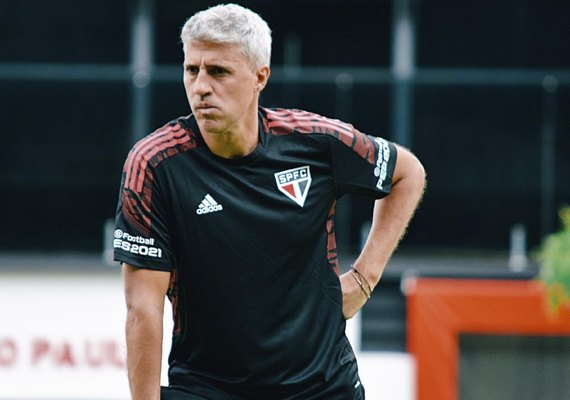 Após reunião, diretoria do São Paulo mantém Crespo pelo menos até o clássico