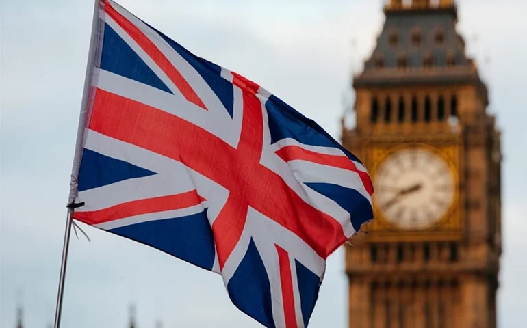 Reino Unido, Finlândia e Holanda anunciam parceria para acelerar investimentos em defesa