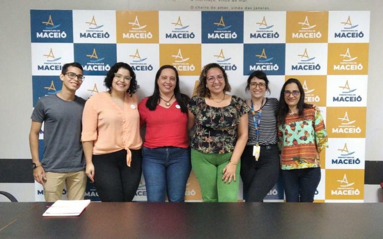 Gabinete da Causa Animal realiza reunião para articular apoio psicossocial aos protetores independentes