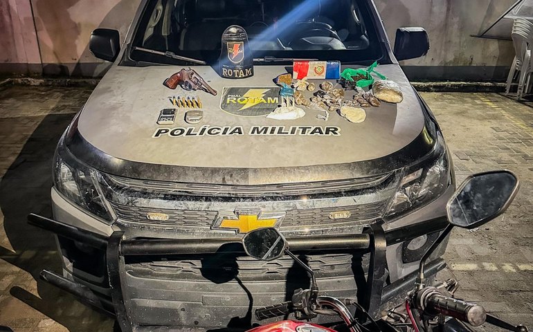 PM apreende arma e drogas com grupo criminoso que atuava no Ouro Preto