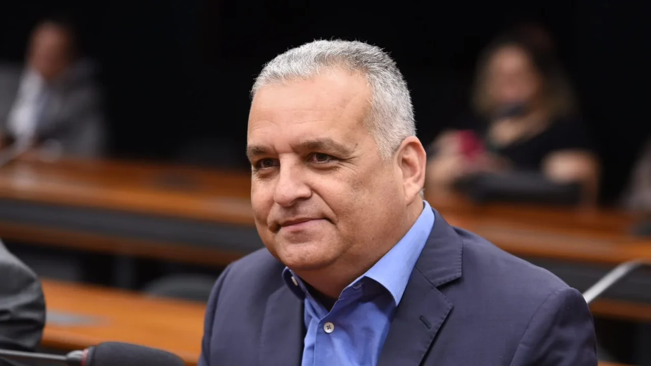 Alfredo Gaspar lidera disputa ao Senado em Alagoas