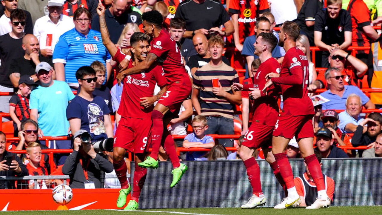 Liverpool supera falhas defensivas, vira sobre o Bournemouth e vence a 1ª no Inglês