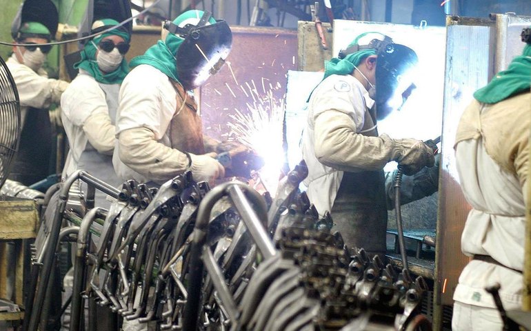 Pesquisa da CNI aponta queda na confiança dos empresários industriais