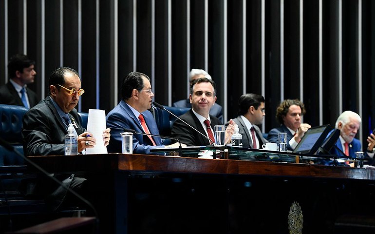Primeiro mês da reforma tributária é marcado por pressões para mudar o texto