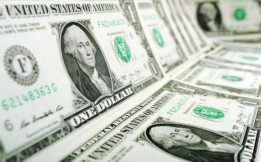 Dólar sobe com retorno de Treasuries ganhando tração e Serviços acima do esperado