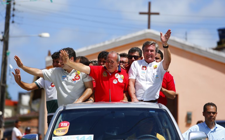 Litoral Norte demonstra apoio à reeleição do senador Fernando Collor