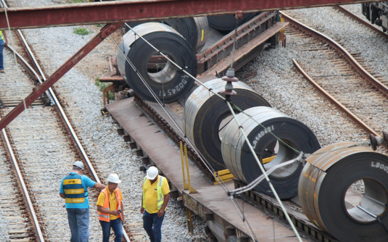 Após descarrilamento de trem, linhas 11 e 12 da CPTM contam com operação parcial