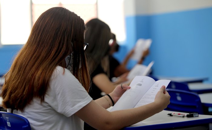 Estudantes vão receber Kits mensais com absorventes íntimos