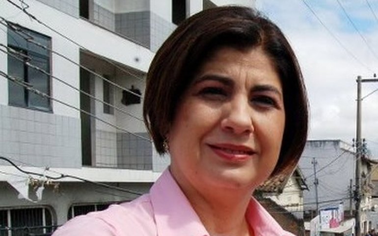 TRE cassa mandato da prefeita Rosinha Garotinho