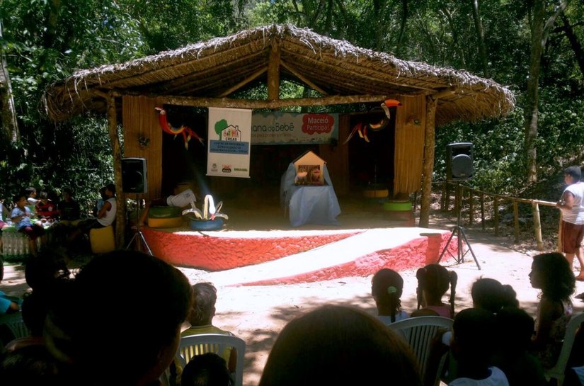 Teatro de fantoche da Semas orienta crianças sobre direitos