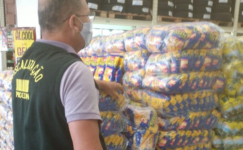 PROCON Arapiraca realiza pesquisa em supermercados sobre itens da cesta básica