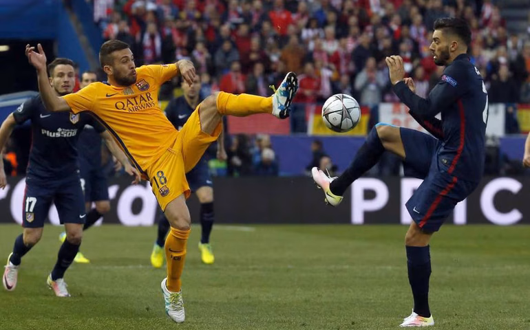 Barcelona e Atlético de Madrid largam na frente nas quartas da Champions e ficam por empates de fazer semifinal espanhola