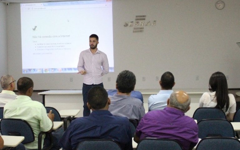 Encontro discute funcionamento da Redesim nos municípios alagoanos