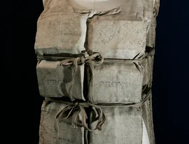 Colete salva-vidas usado por um passageiro que sobreviveu ao Titanic é leiloado por mais de 900 mil dólares