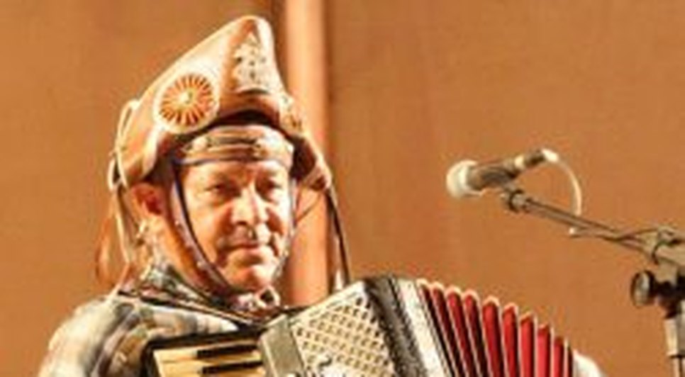 CANTOR EDGAR DO ACORDEON